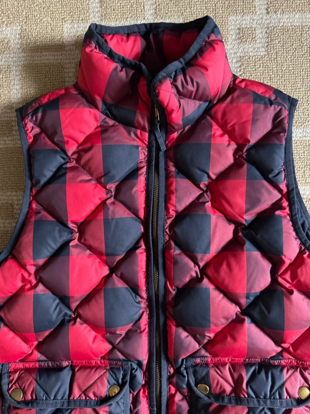 J. Crew Buffalo Plaid Down Puffer Vest Red Black Quilted Snap Pocket Medium